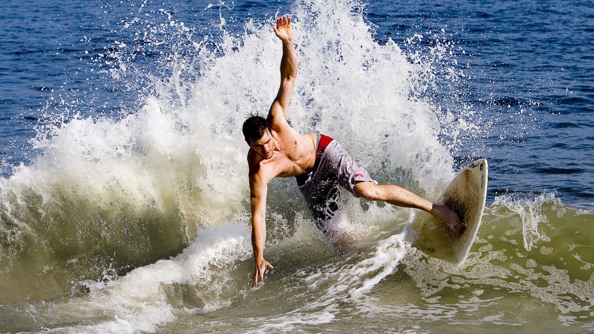 智利轻取苏格兰，加维的自我救赎，一场跨越大陆的足球寓言